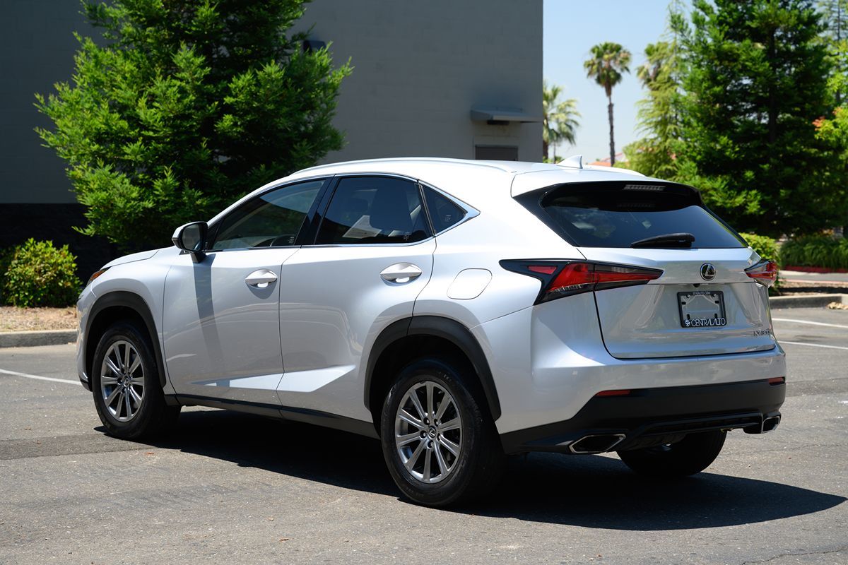 2018 Lexus NX 300 Luxury photo 5