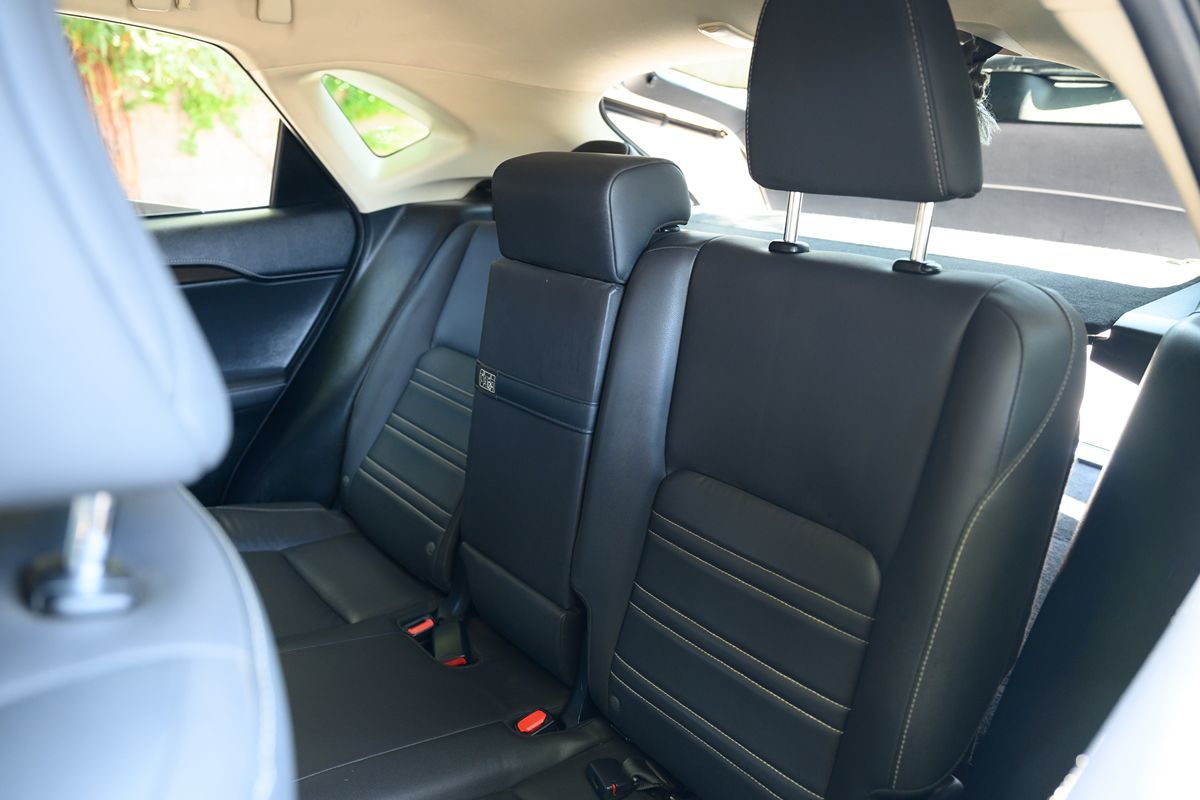 2018 Lexus NX 300 Luxury photo 16
