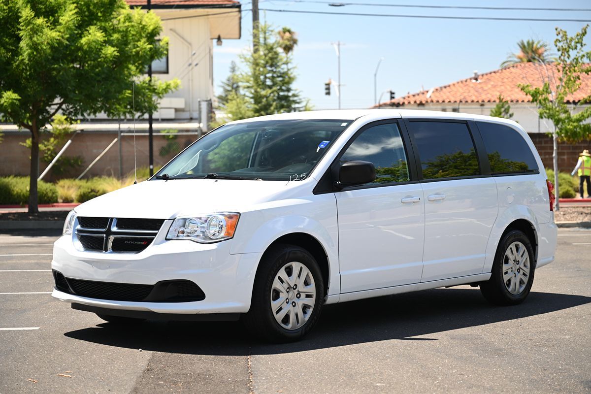 2018 Dodge Grand Caravan SE photo 3
