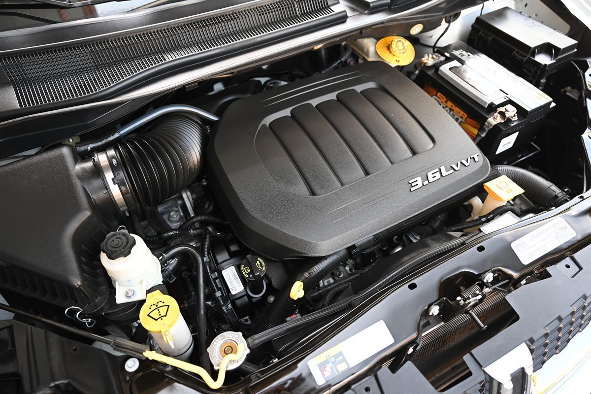2018 Dodge Grand Caravan SE photo 9