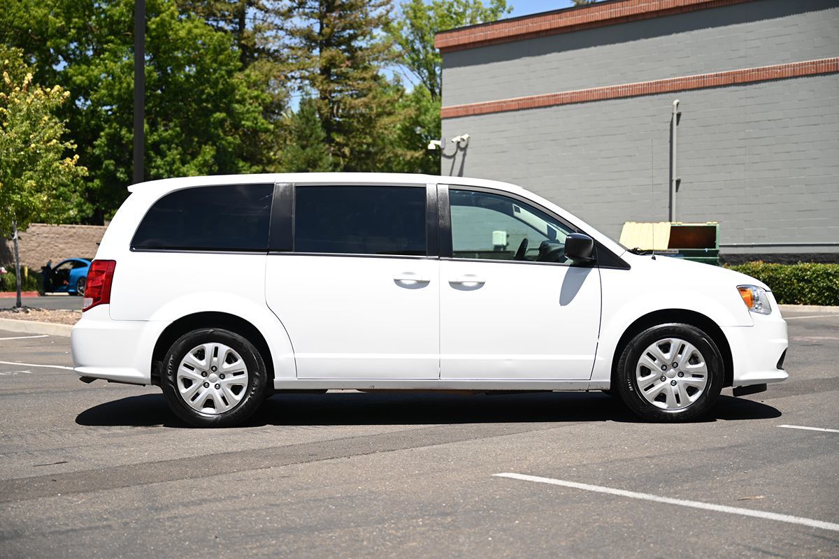 2018 Dodge Grand Caravan SE photo 8
