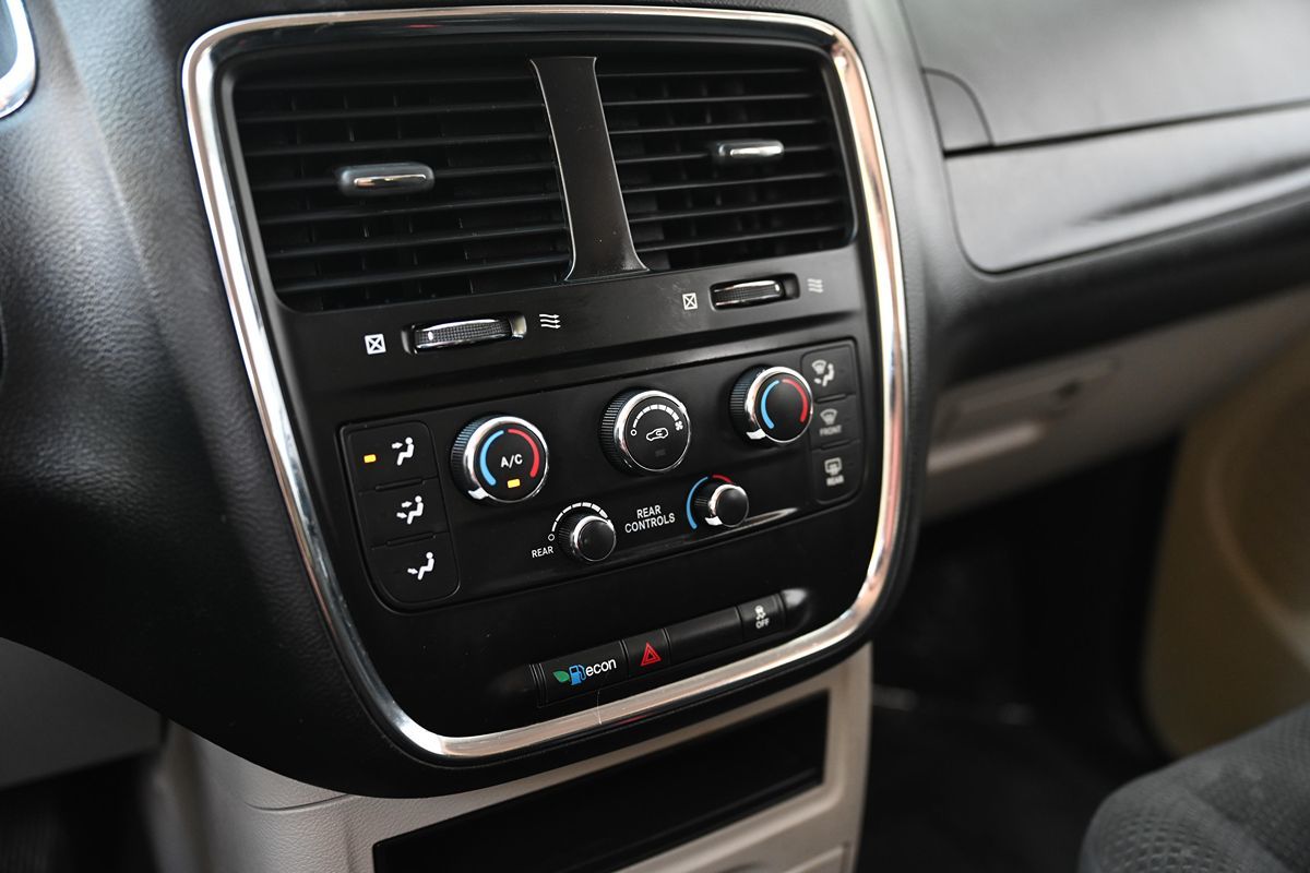 2018 Dodge Grand Caravan SE photo 21