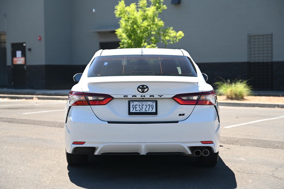 2023 Toyota Camry SE photo 6