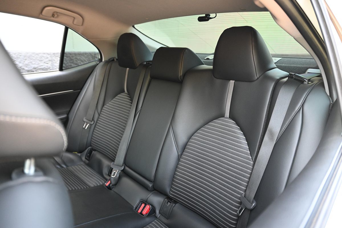 2023 Toyota Camry SE photo 15