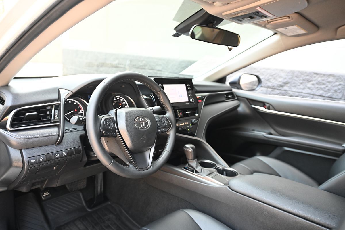 2023 Toyota Camry SE photo 17