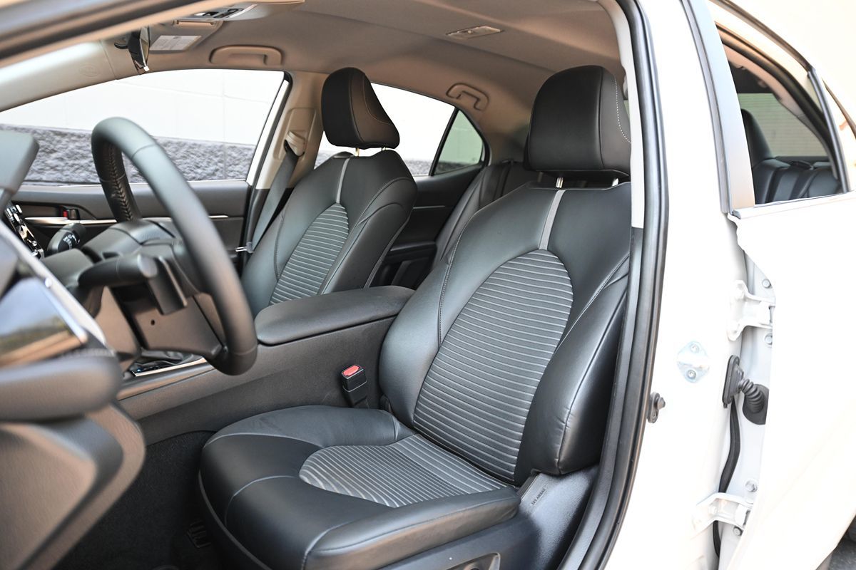 2023 Toyota Camry SE photo 18