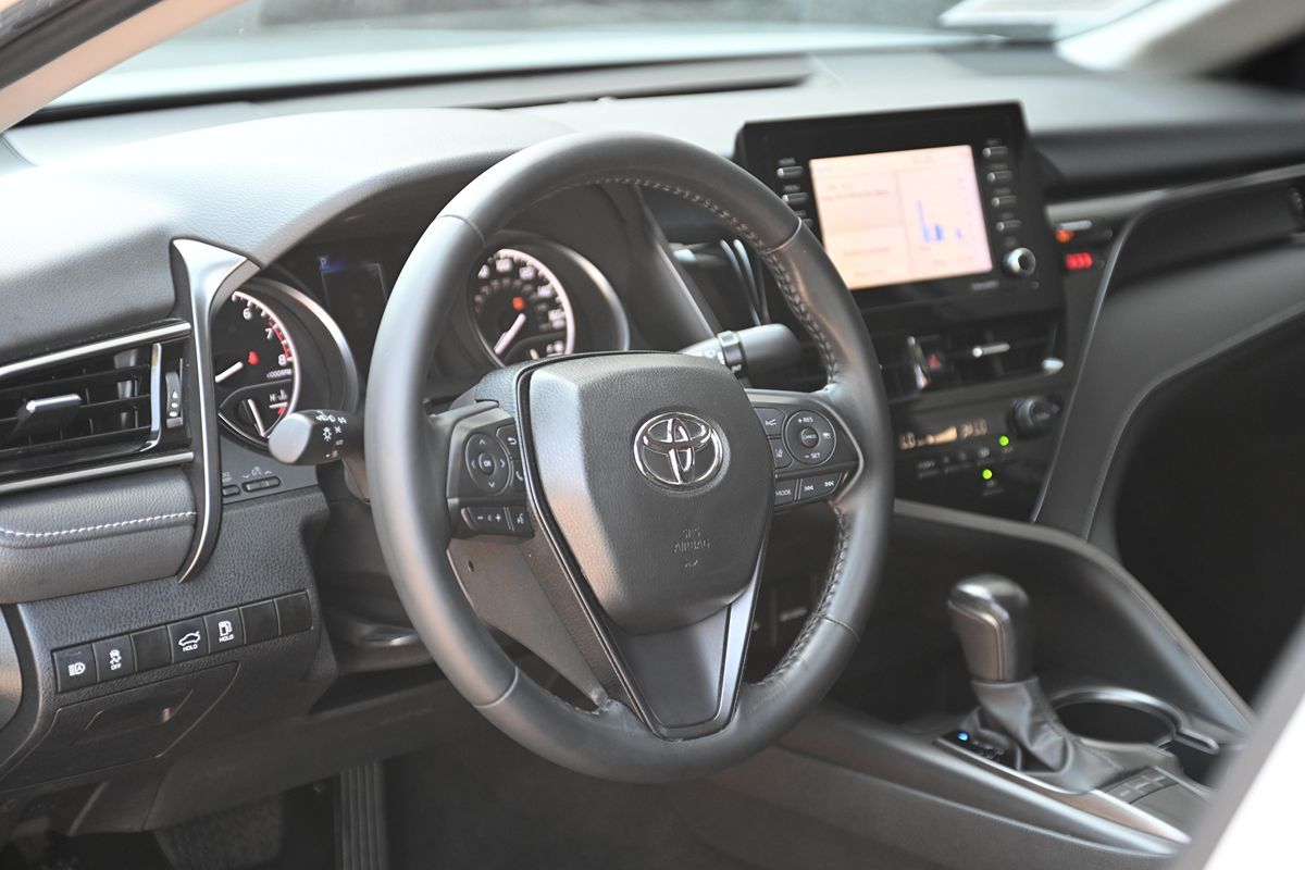 2023 Toyota Camry SE photo 19