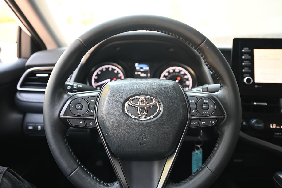 2023 Toyota Camry SE photo 24