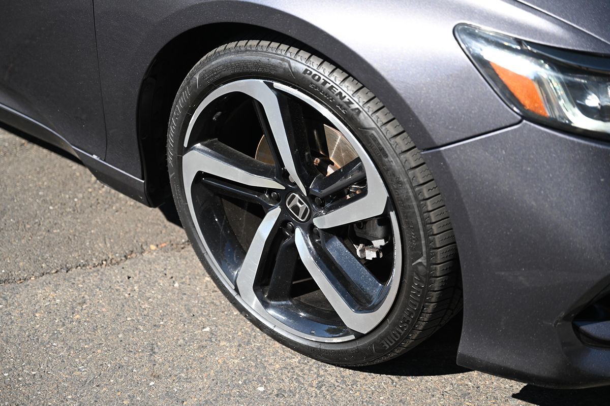 2019 Honda Accord Sport 2.0T photo 9