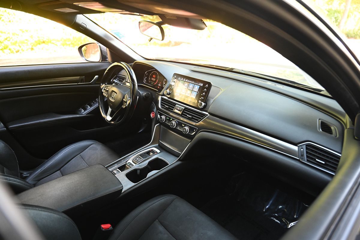 2019 Honda Accord Sport 2.0T photo 12