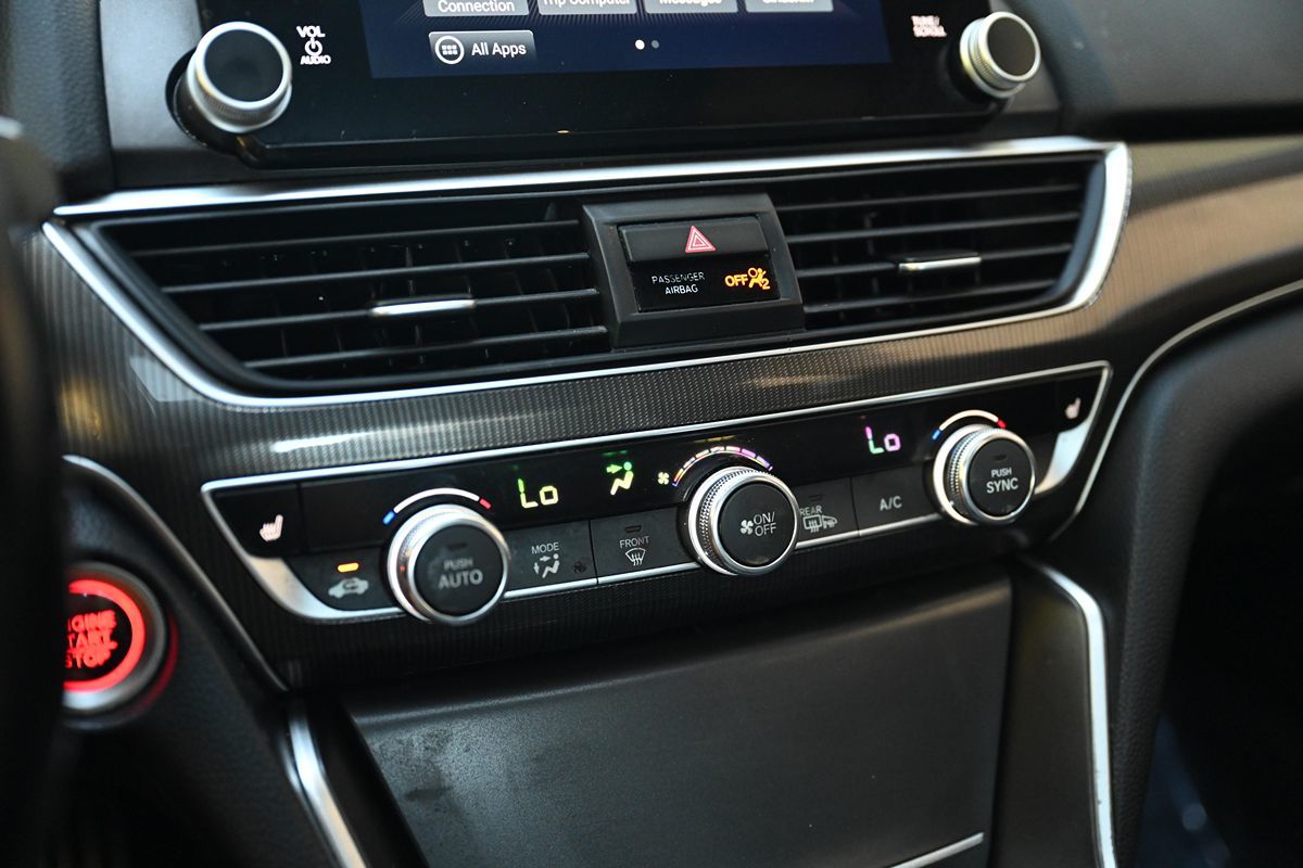 2019 Honda Accord Sport 2.0T photo 25