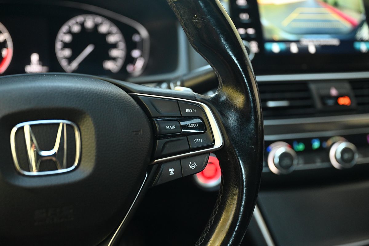 2019 Honda Accord Sport 2.0T photo 29