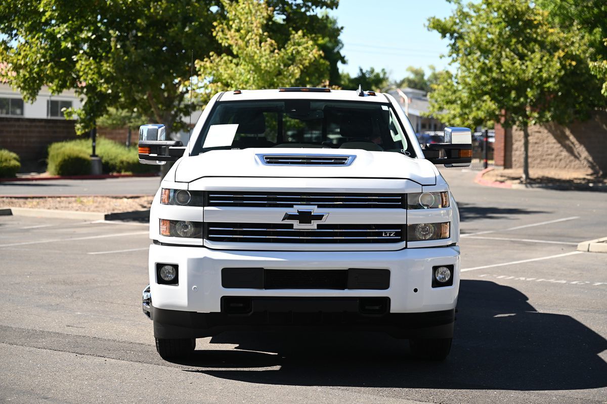 2018 Chevrolet Silverado 3500HD LTZ photo 2