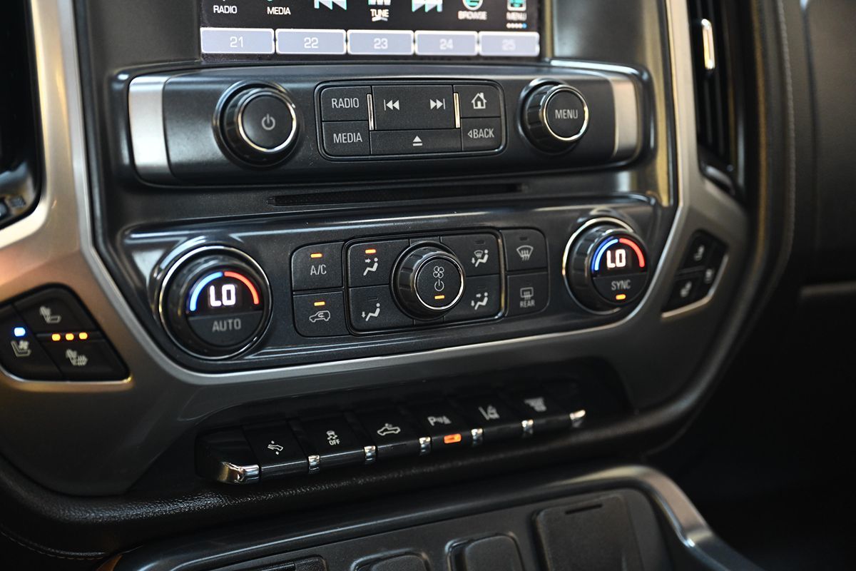 2018 Chevrolet Silverado 3500HD LTZ photo 24