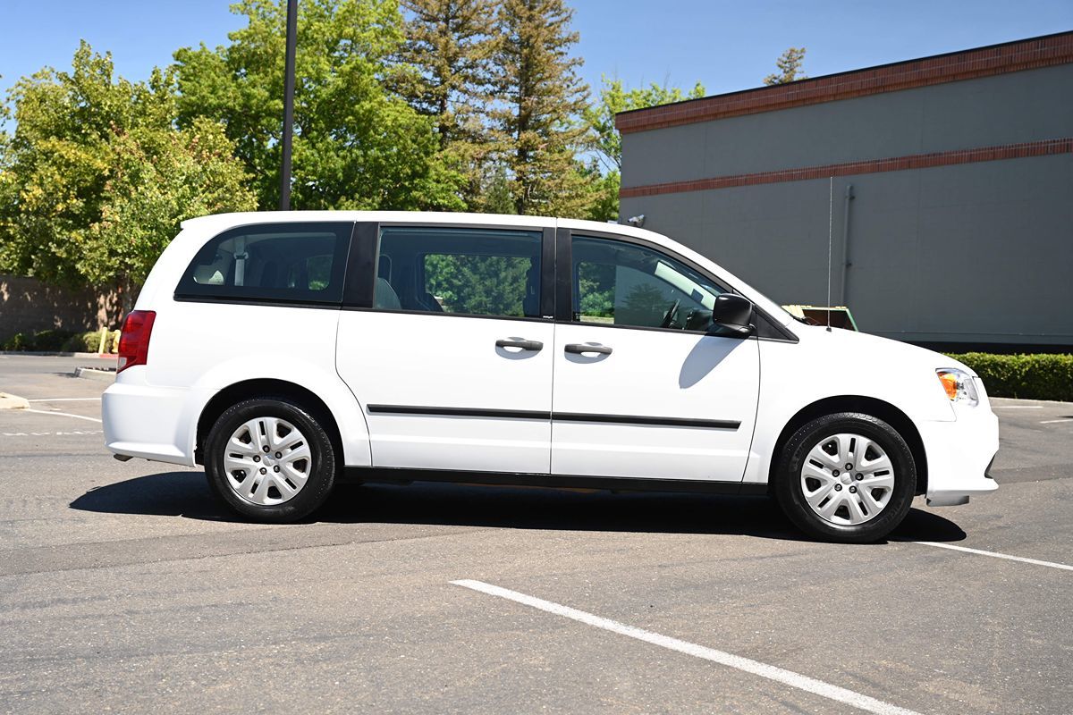 2014 Dodge Grand Caravan SE photo 8