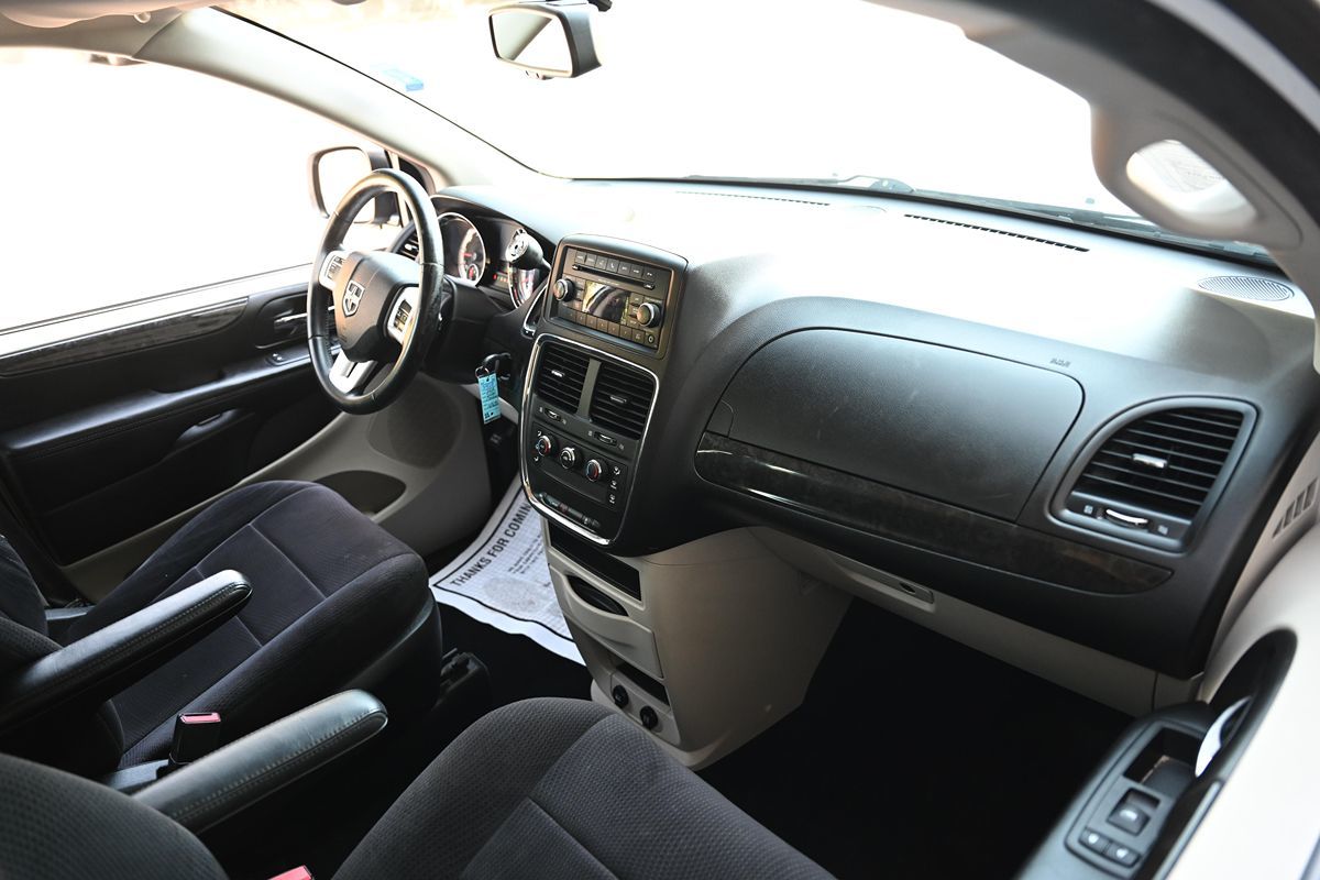 2014 Dodge Grand Caravan SE photo 13