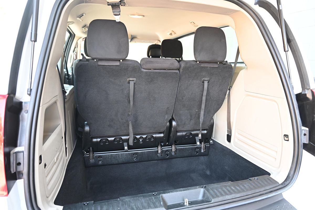 2014 Dodge Grand Caravan SE photo 16