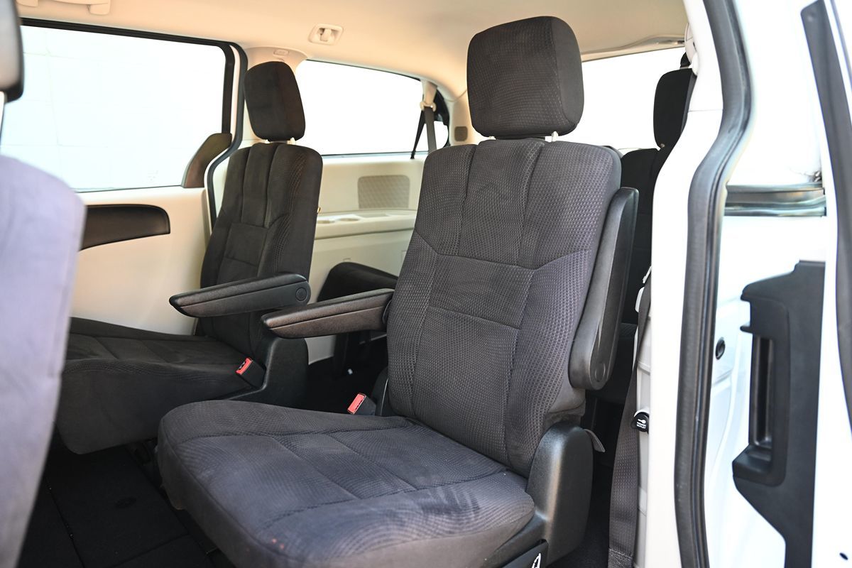 2014 Dodge Grand Caravan SE photo 17