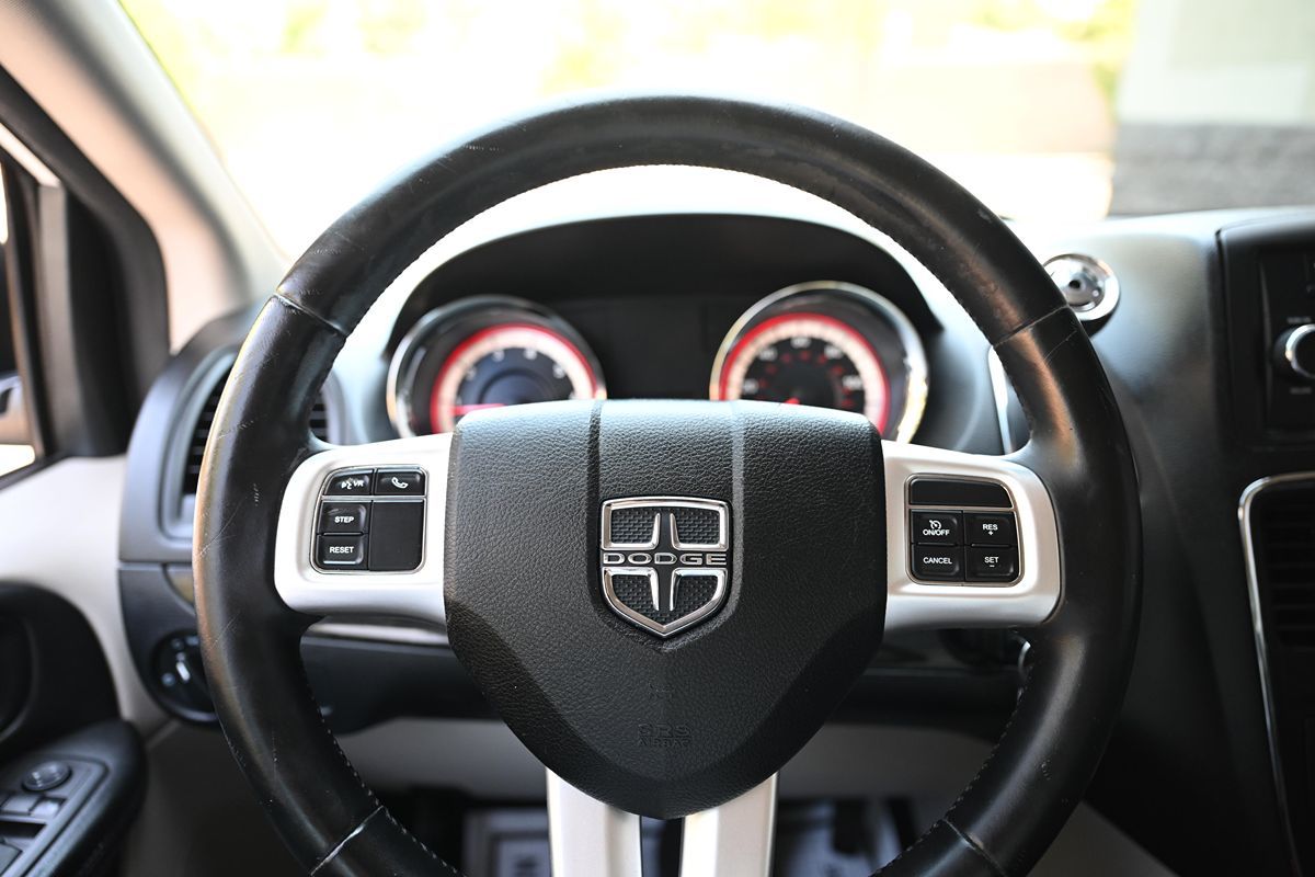 2014 Dodge Grand Caravan SE photo 24