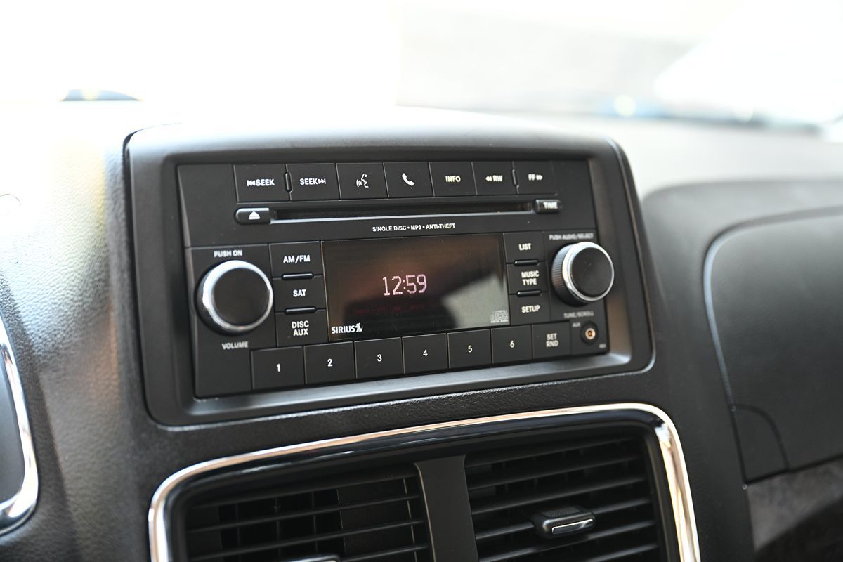 2014 Dodge Grand Caravan SE photo 27