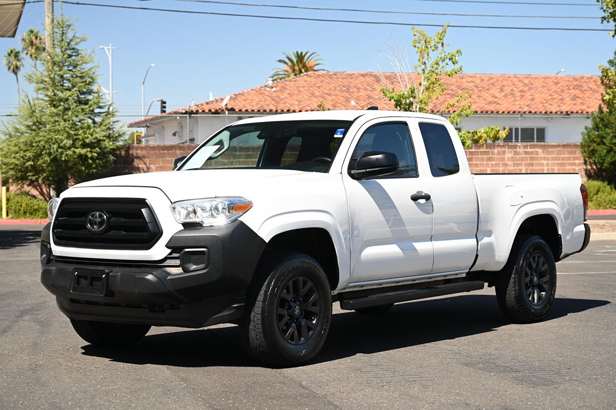2022 Toyota Tacoma SR5 photo 3