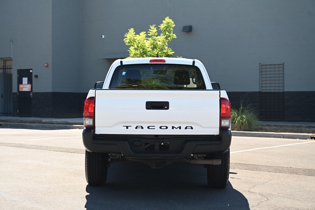 2022 Toyota Tacoma SR5 photo 6