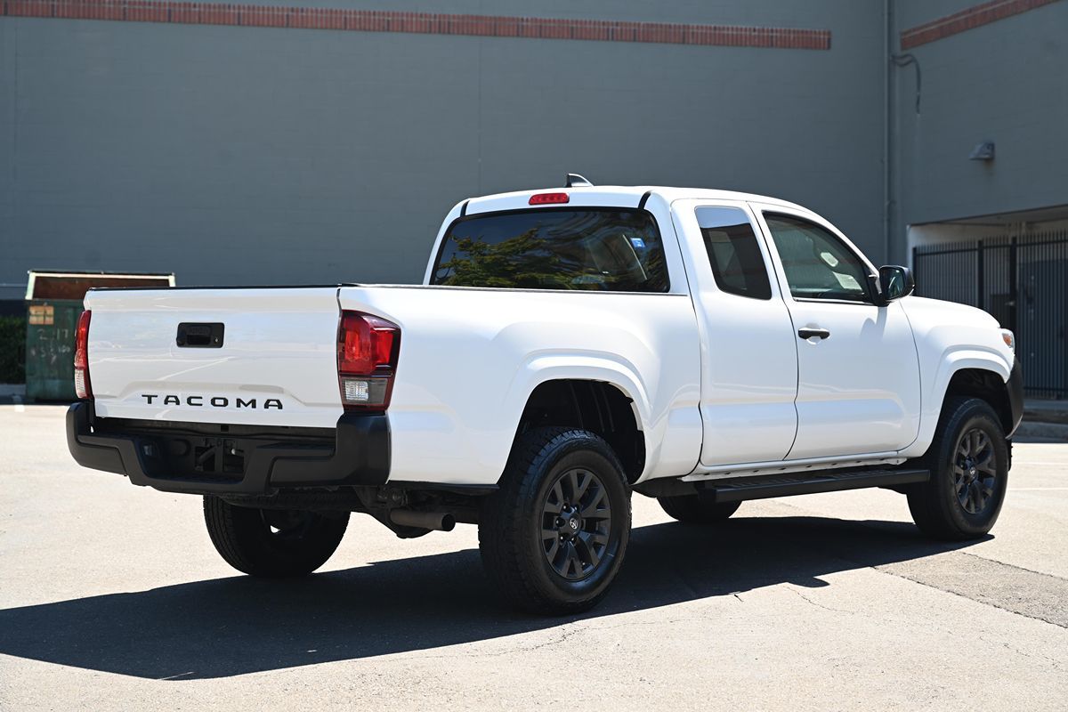 2022 Toyota Tacoma SR5 photo 7