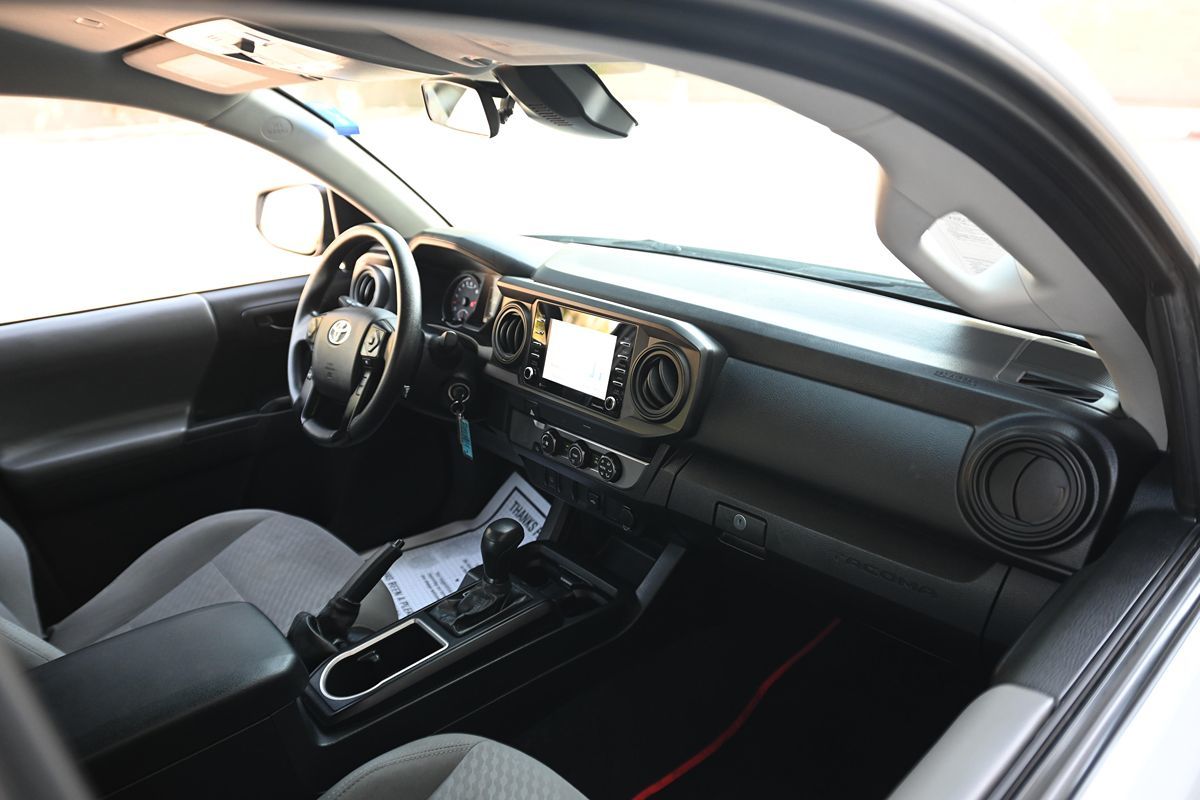 2022 Toyota Tacoma SR5 photo 11