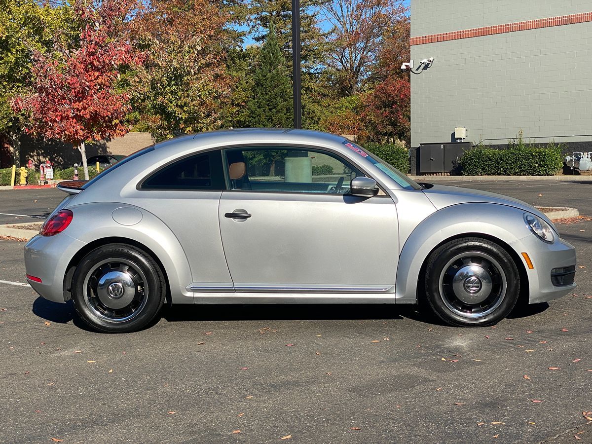 2015 Volkswagen Beetle 1.8T photo 2