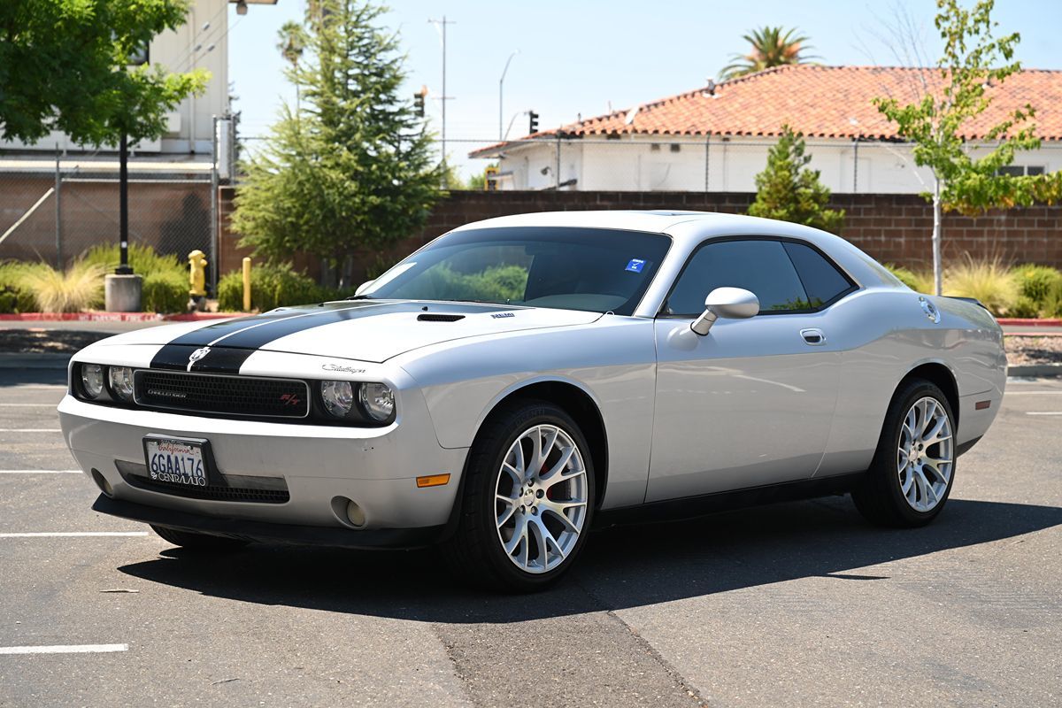 2009 Dodge Challenger R/T photo 2