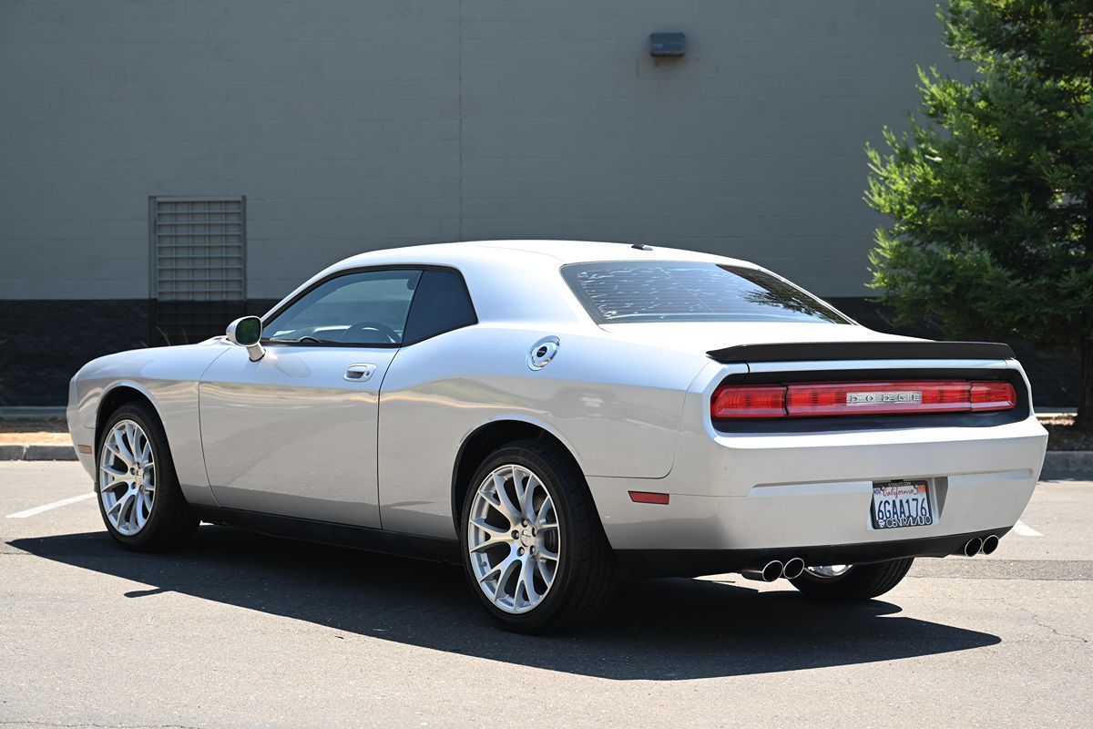 2009 Dodge Challenger R/T photo 4