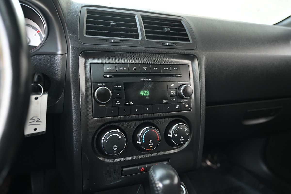 2009 Dodge Challenger R/T photo 18