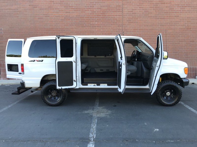 Sold 2007 Ford Econoline Wagon E-350 SD XL 4WD in Sacramento