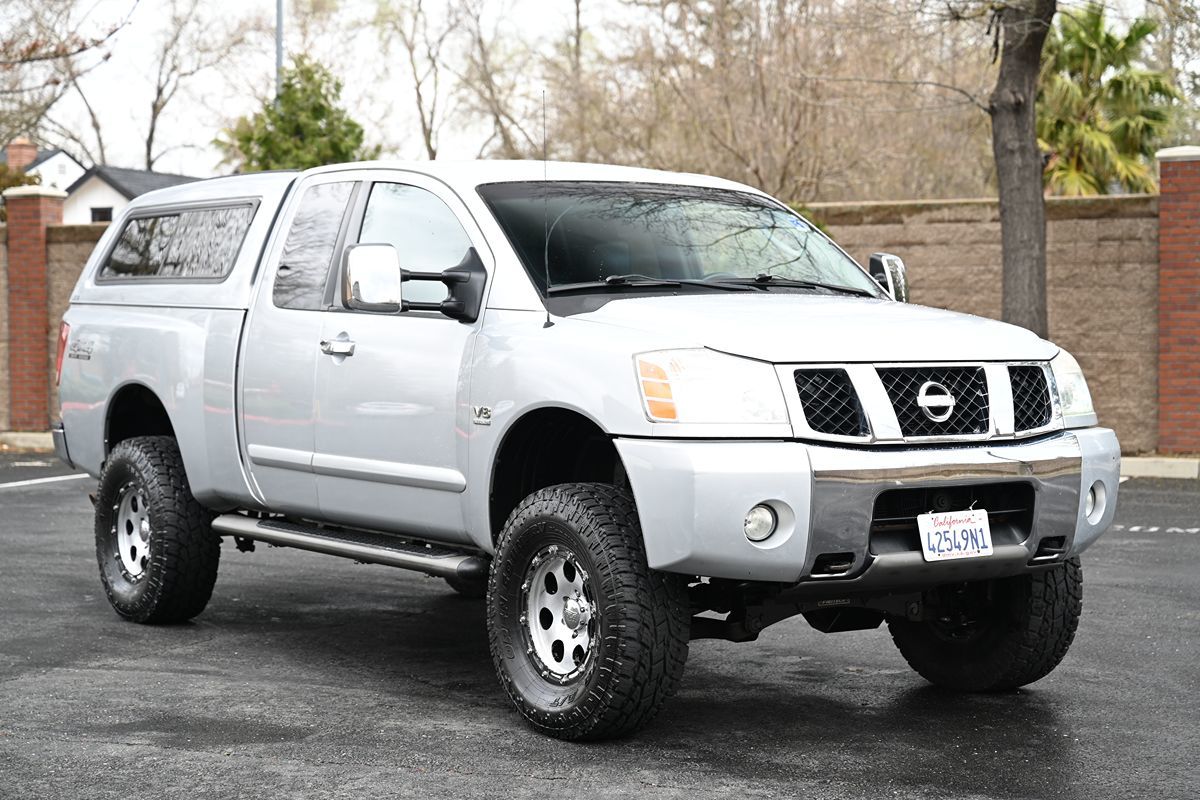 2004 Nissan Titan LE