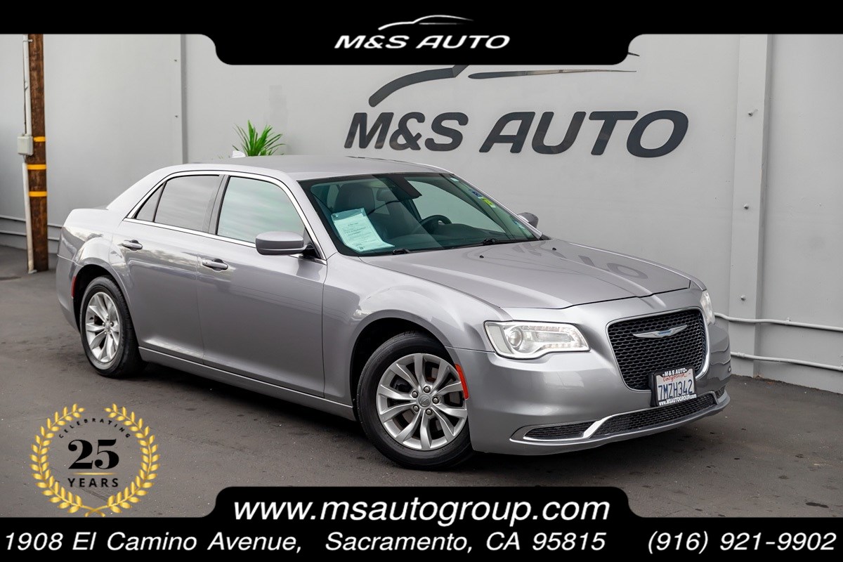 2015 Chrysler 300 Limited