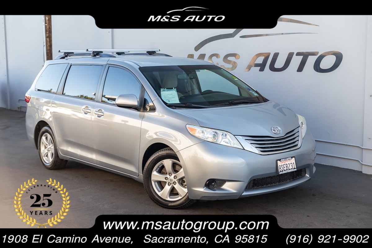 2016 Toyota Sienna LE