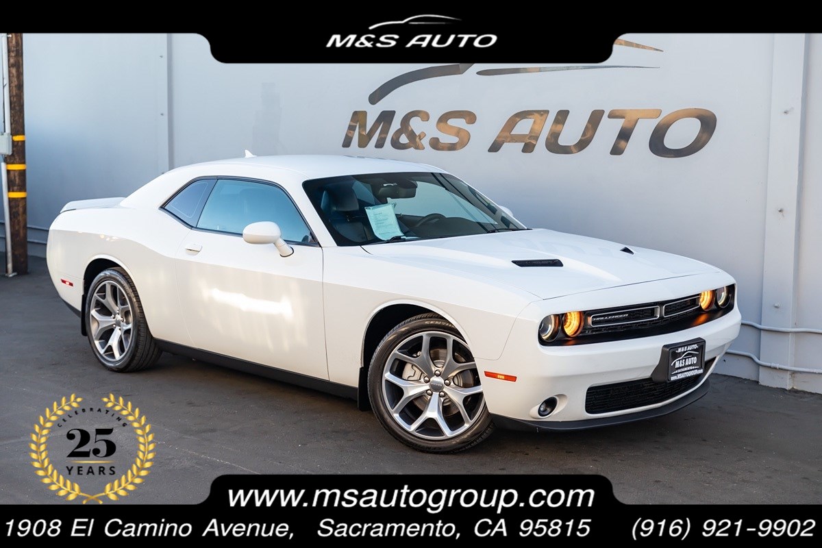 2016 Dodge Challenger SXT Plus