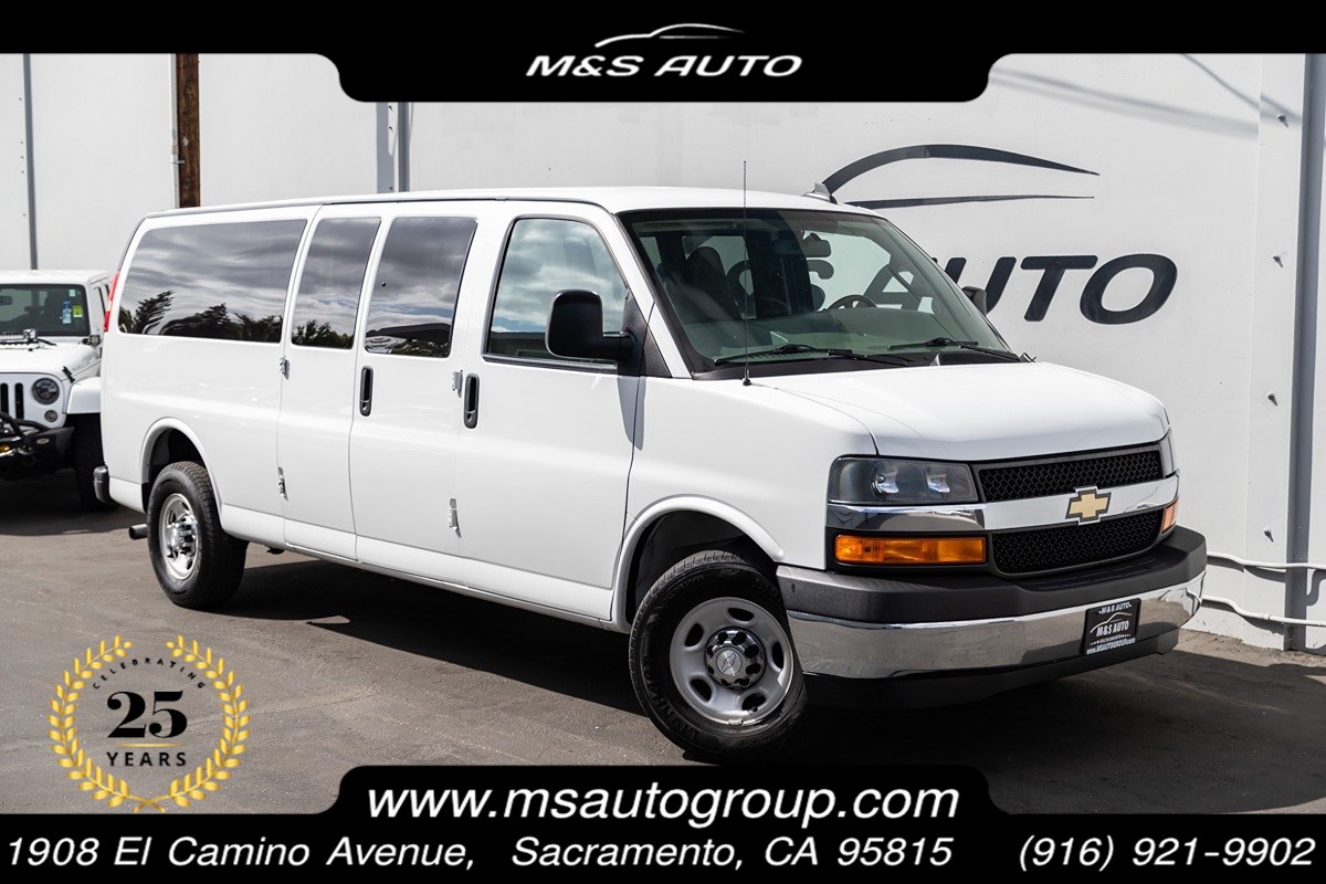 2018 Chevrolet Express Passenger LT