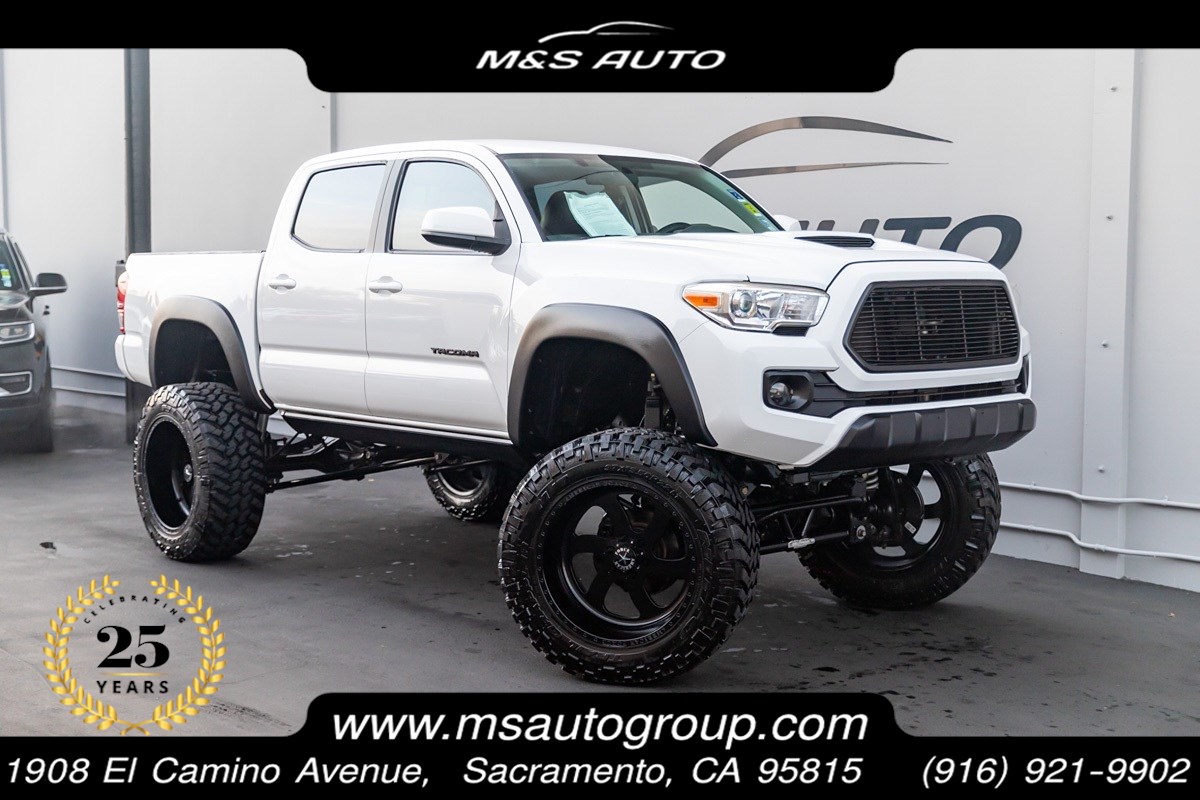 2017 Toyota Tacoma SR