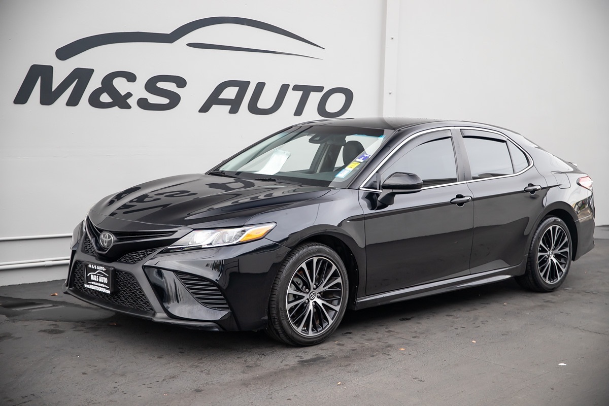 2019 Toyota Camry SE photo 7