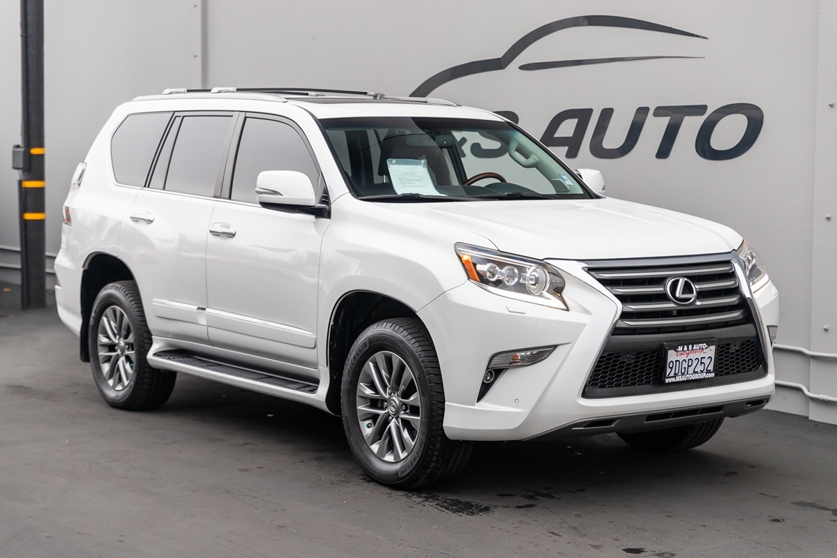 2015 Lexus GX Luxury photo 3