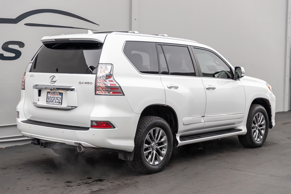 2015 Lexus GX Luxury photo 4