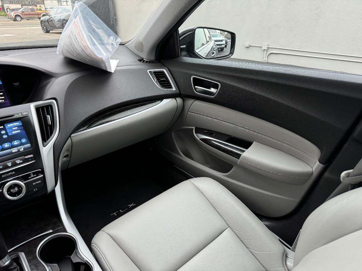 2020 Acura TLX Base photo 17