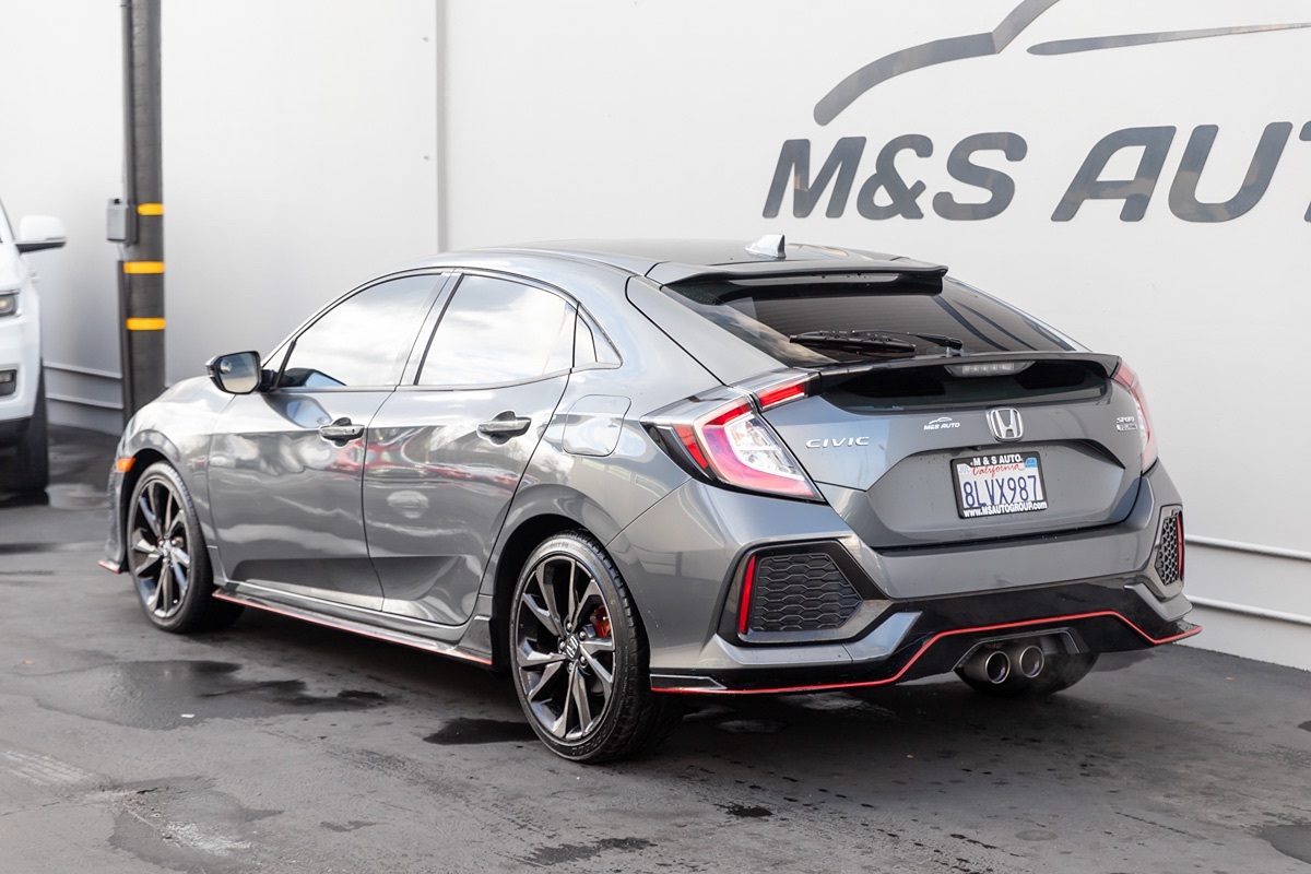 2019 Honda Civic Hatchback Sport Touring photo 6