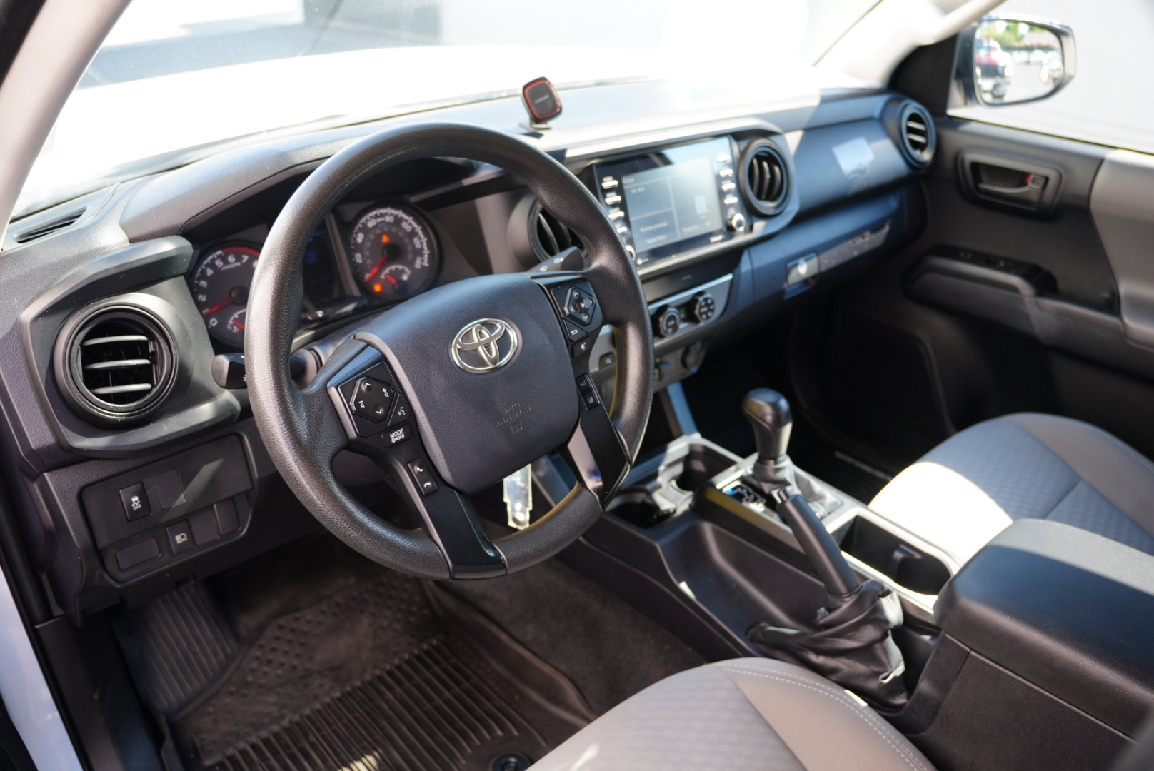 2020 Toyota Tacoma SR Access Cab photo 8