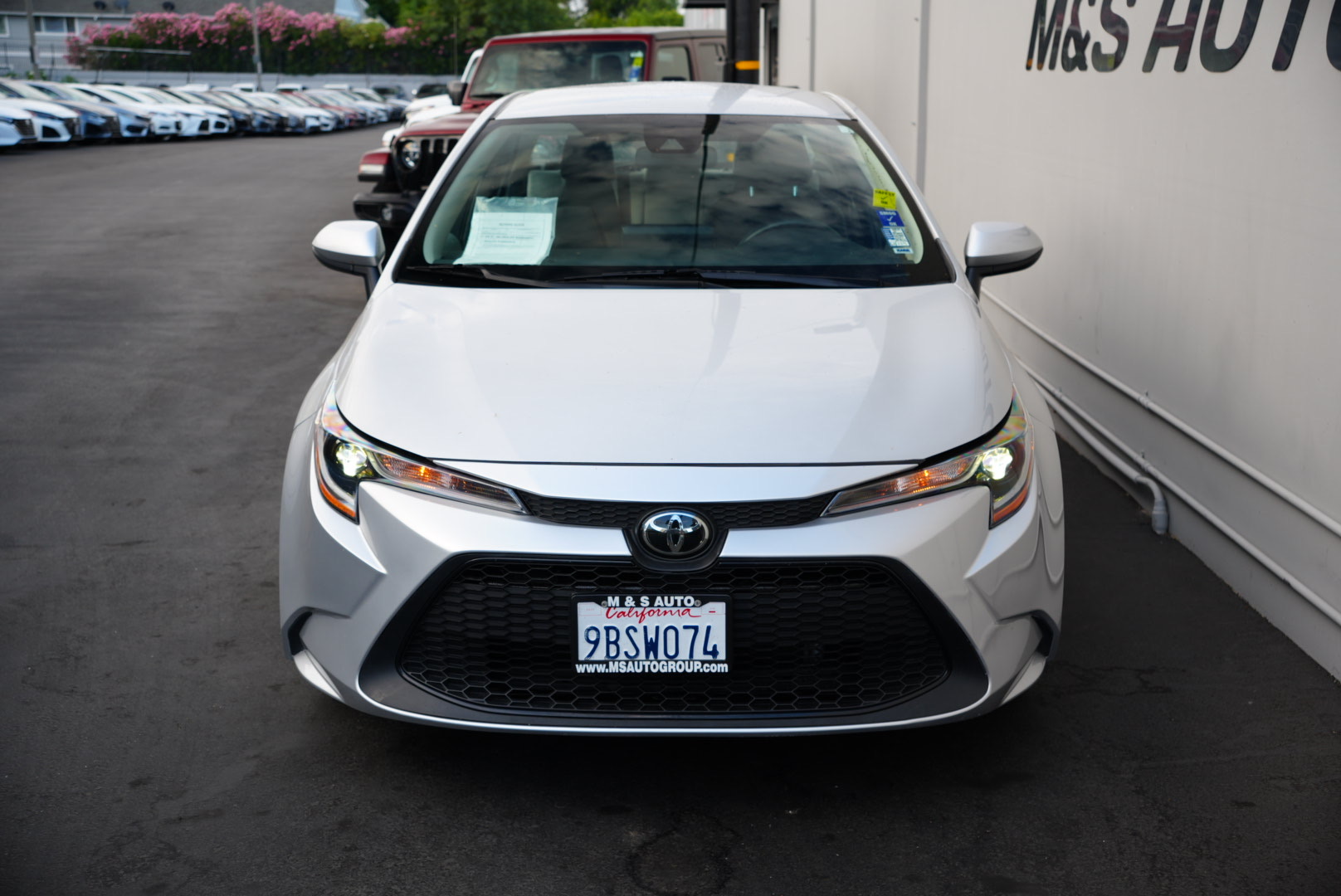 2022 Toyota Corolla LE photo 2