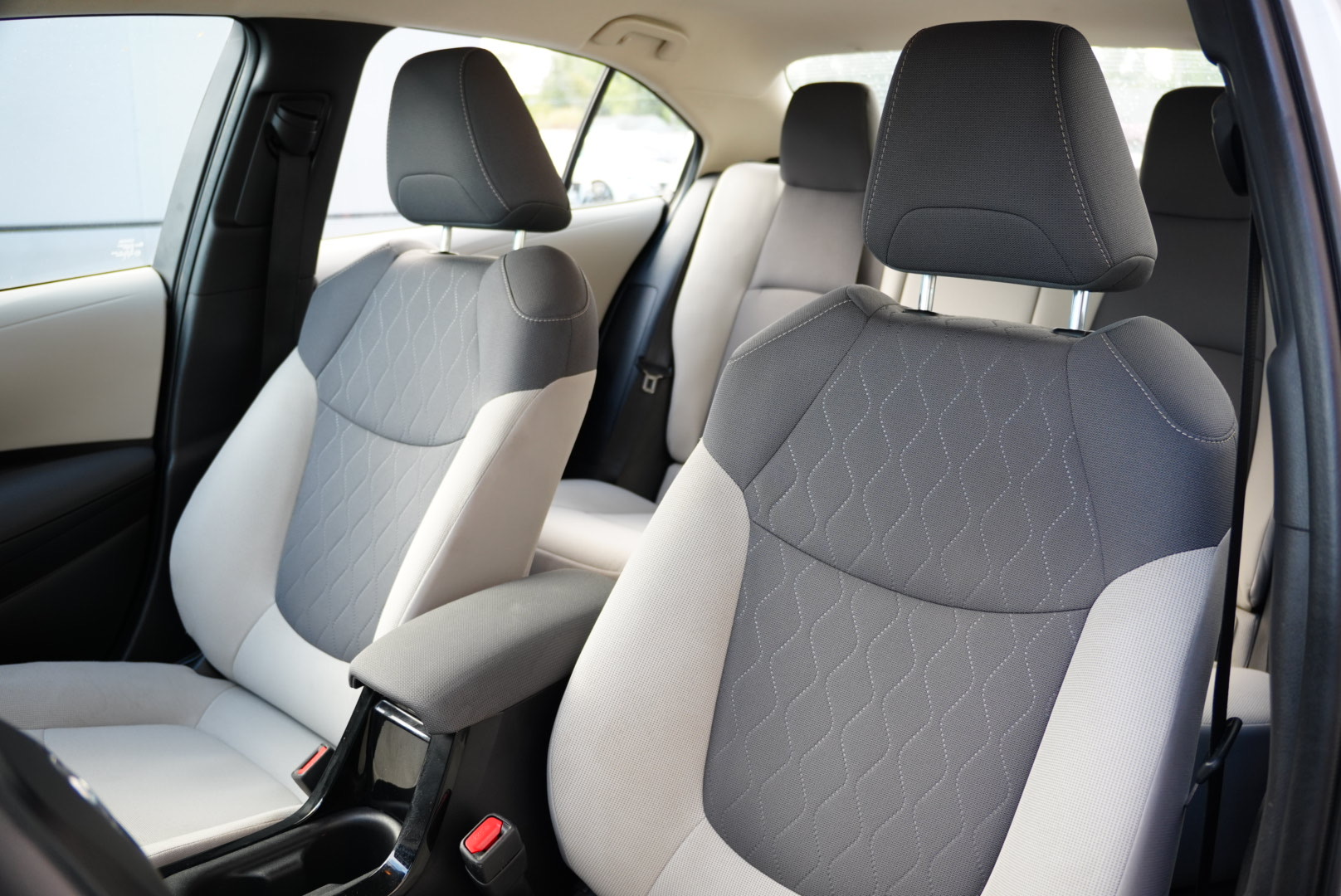 2022 Toyota Corolla LE photo 10