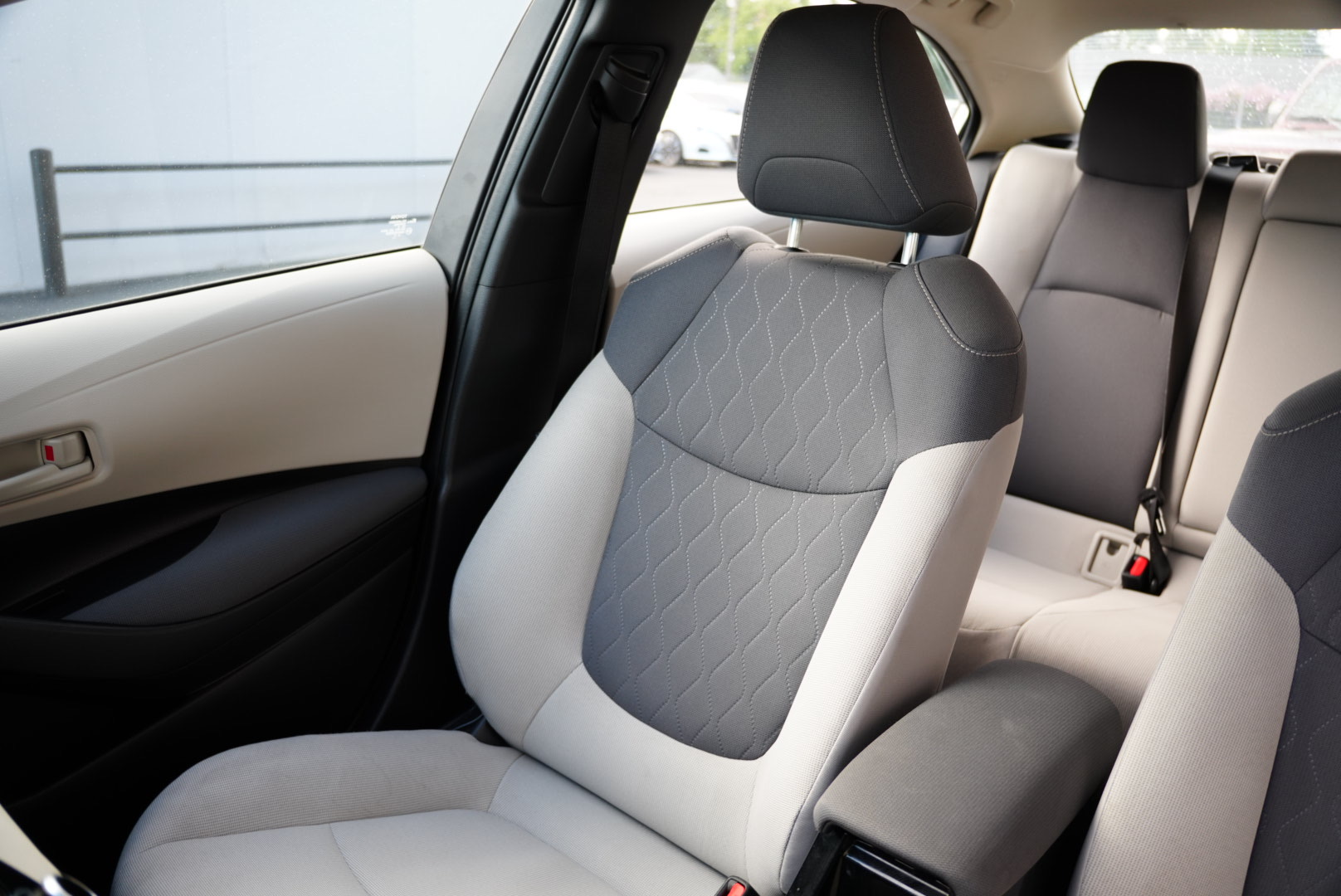 2022 Toyota Corolla LE photo 11