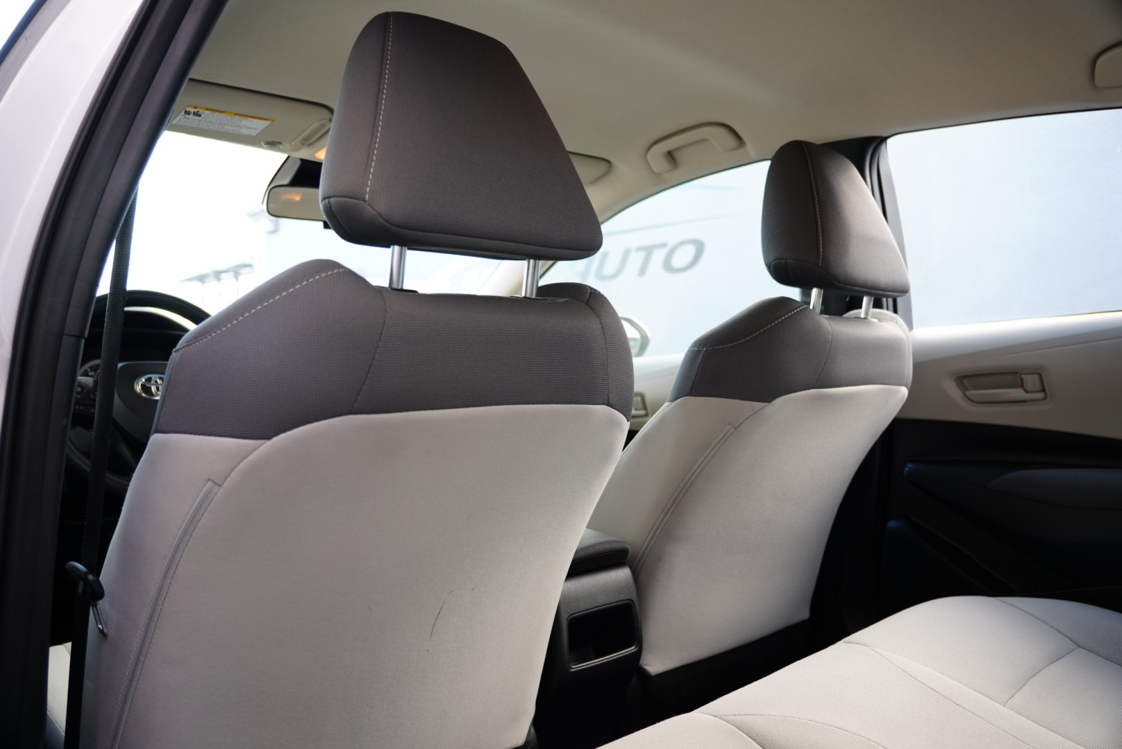 2022 Toyota Corolla LE photo 12