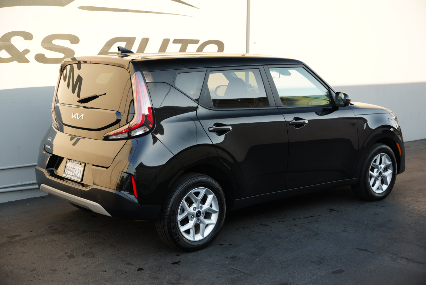 2023 Kia Soul LX photo 4